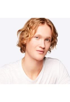 MAC Studio Radience Face & Body Radient Sheer Foundation - Foundation - W3 -Mac 0c87d4b9a6cc44e8a6ba10c12e26d976