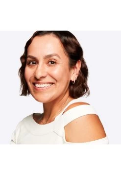 MAC Studio Radience Face & Body Radient Sheer Foundation - Foundation - C7 -Mac 191098678c36421caa779806009775cc