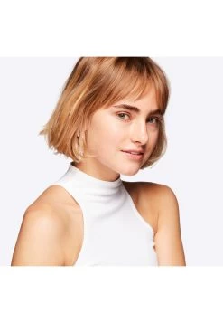 MAC Studio Radience Face & Body Radient Sheer Foundation - Foundation - W4 -Mac 2fc75c12d6e94330a6def90e33d925a2