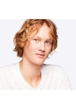 MAC Studio Radience Face & Body Radient Sheer Foundation - Foundation - W3 -Mac 8c54ebbd366546cb9e3863bea7fa8275